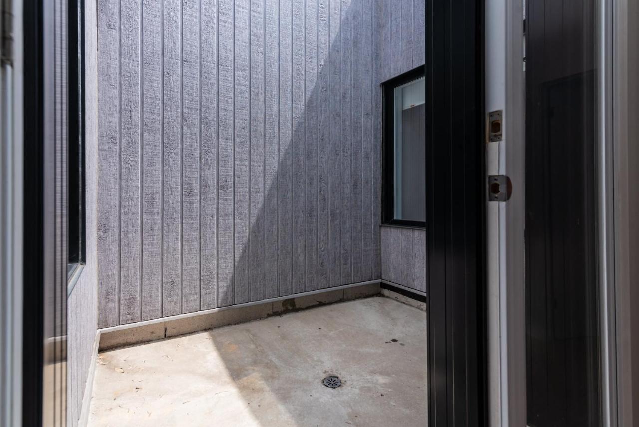 Cool And Clean Flat By Atwater Market By Den Stays Montréal Exteriör bild